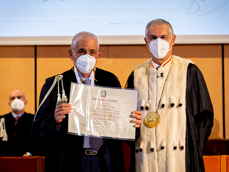 Tommaso Dragotto riceve laurea honoris in Scienze Economico-Aziendali